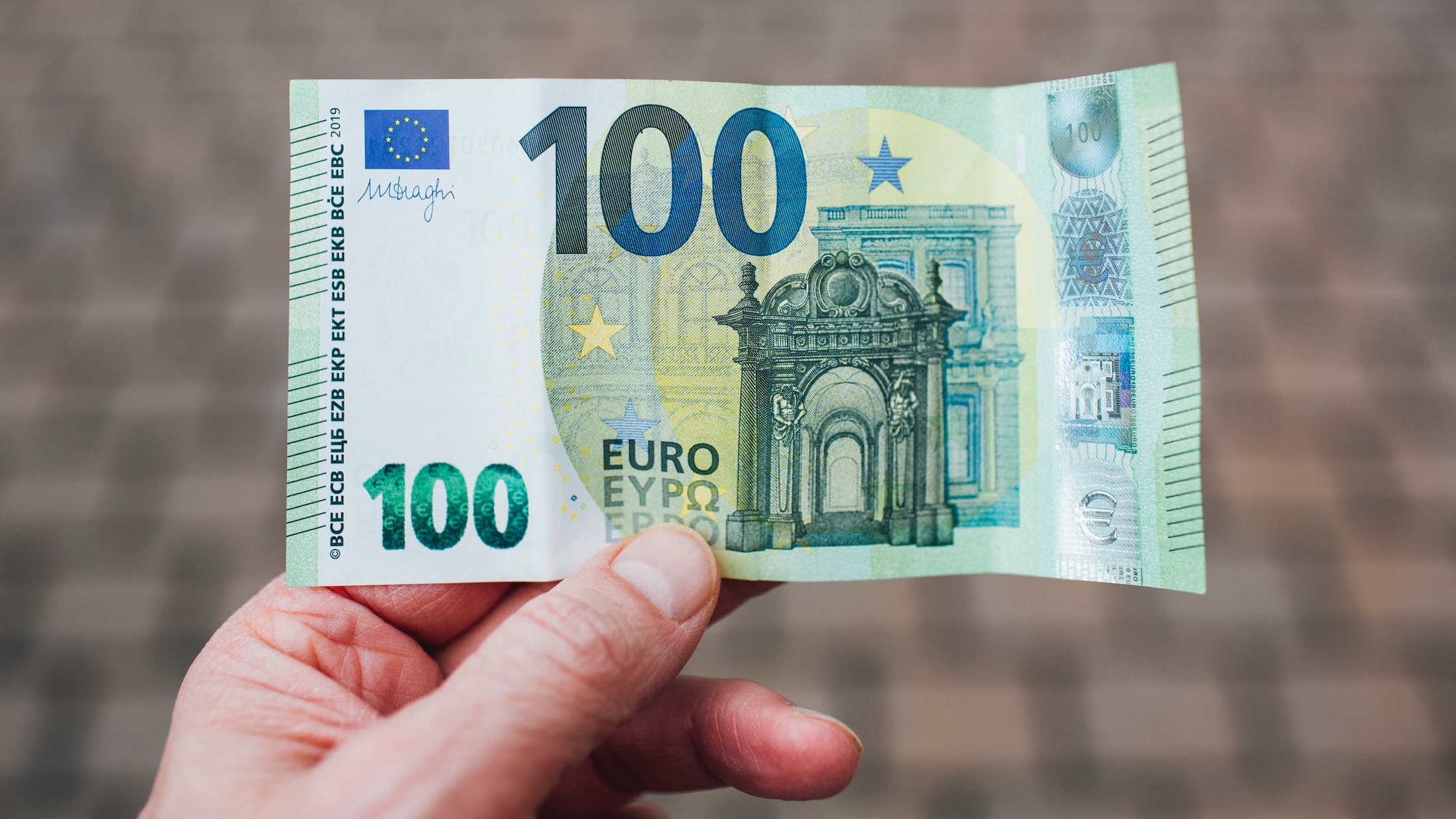 Bułgaria przystąpiła do strefy euro. Sikorski gratuluje