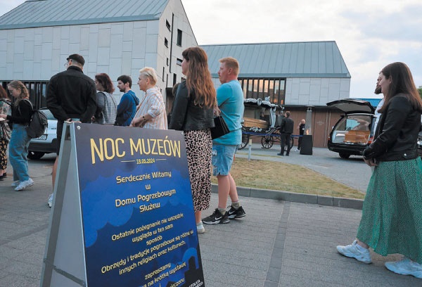 Trąbka przenosi nas do Boga. Dom pogrzebowy niczym muzeum