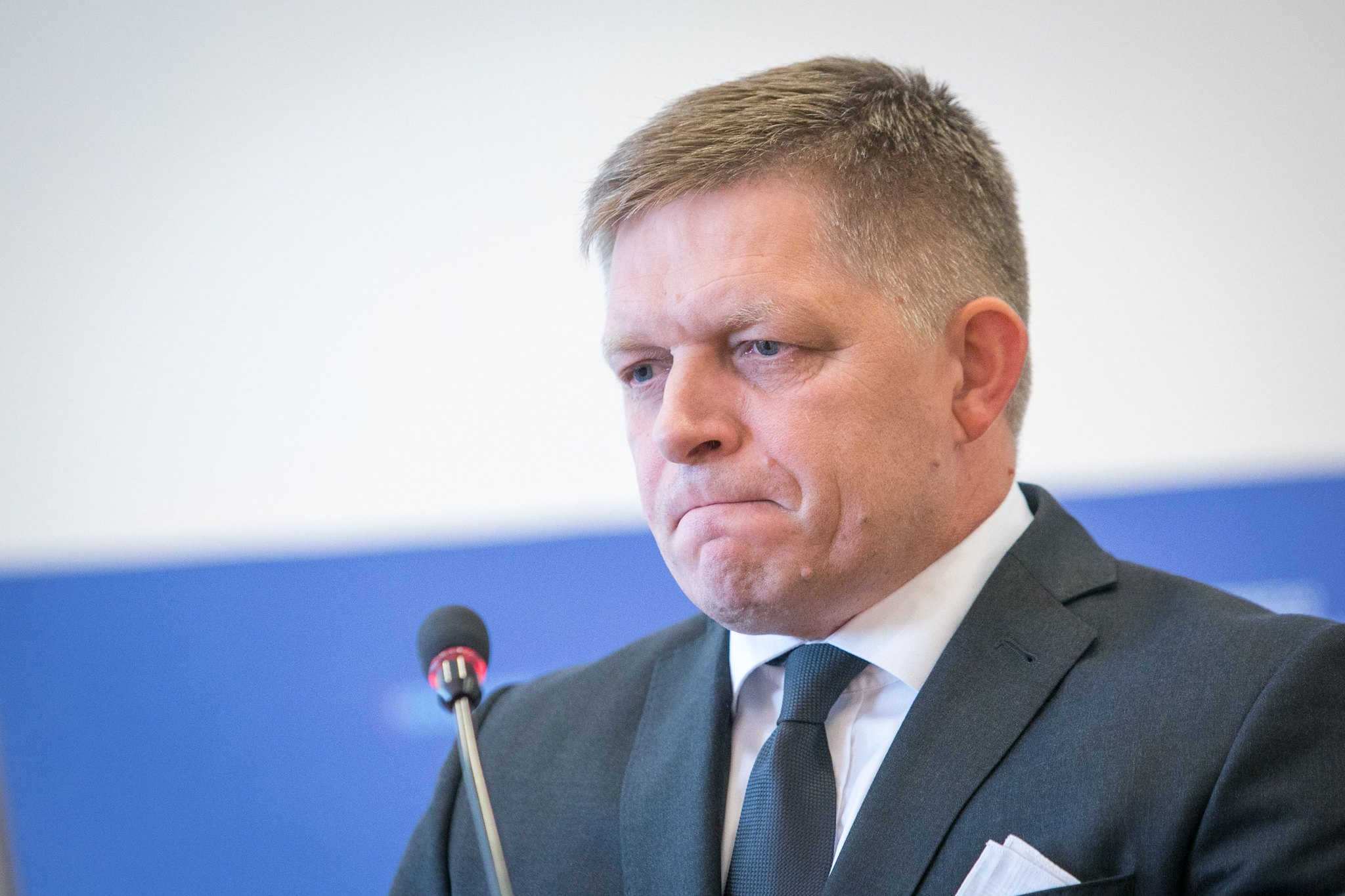 „Fico, kolaborant Putina”. Na Słowacji wrze