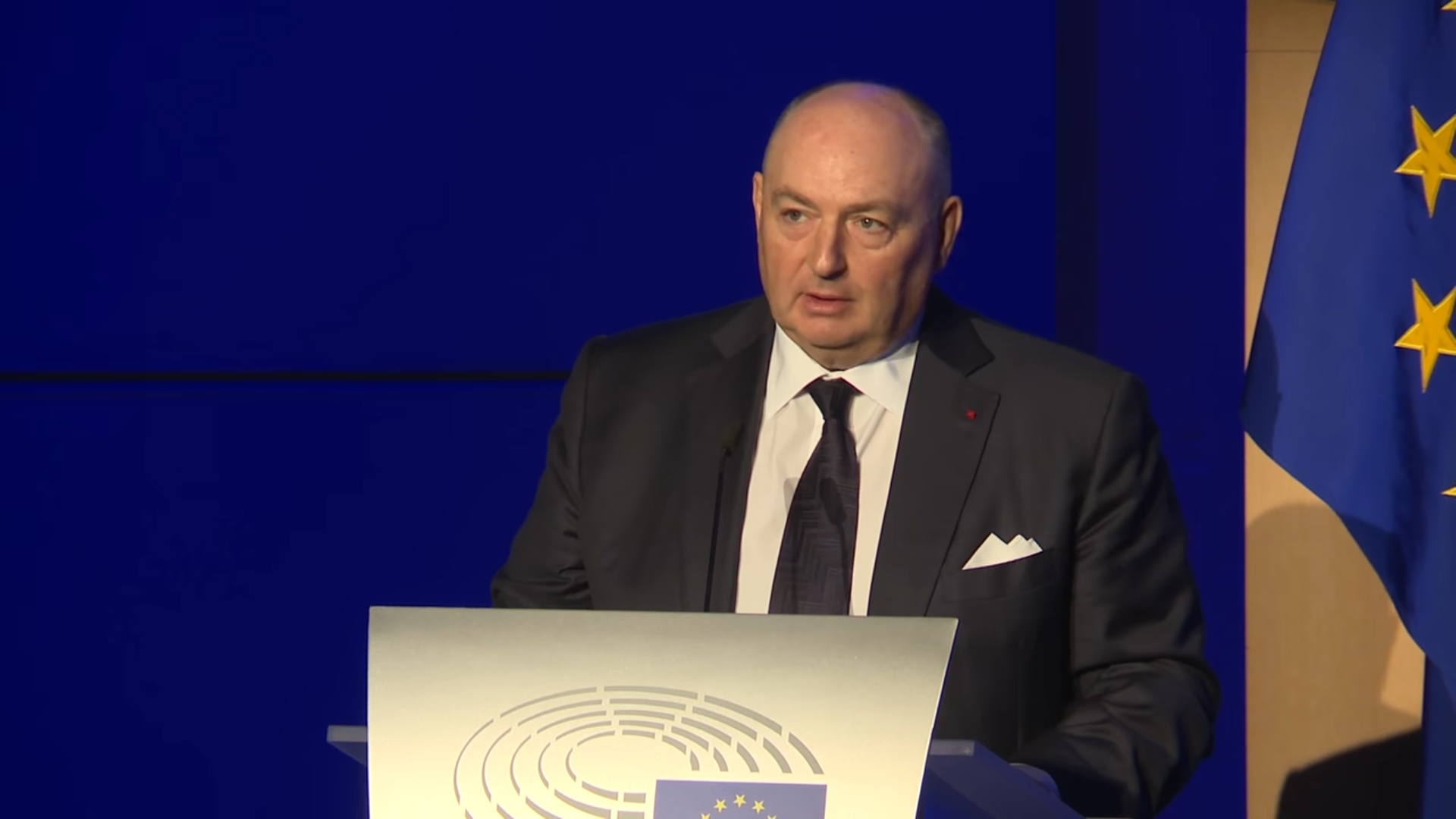 UE złagodziła sankcje wobec putinowskiego oligarchy. Polska się nie zgadza