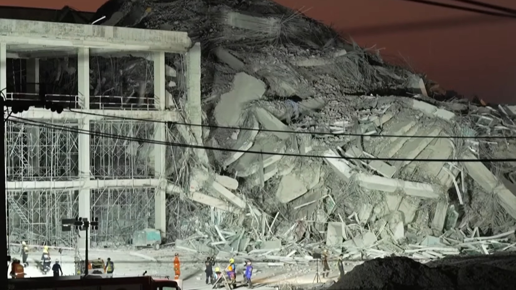 Sejsmiczna katastrofa w Azji. Chaos, którego nie da się opanować