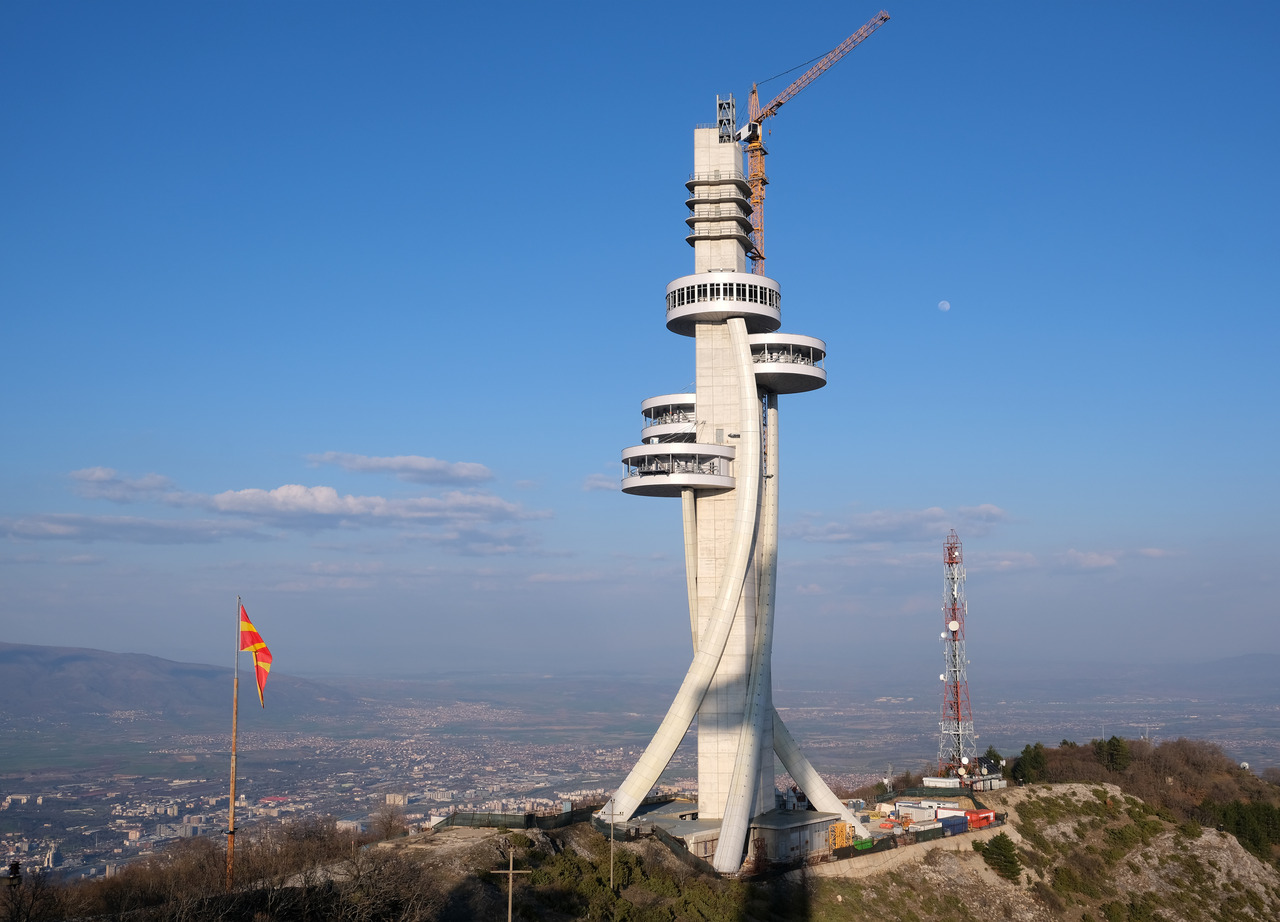 Wieże, które przetrwały więcej, niż zakładano. Jak badania z Politechniki Łódzkiej wydłużają życie infrastruktury telekomunikacyjnej