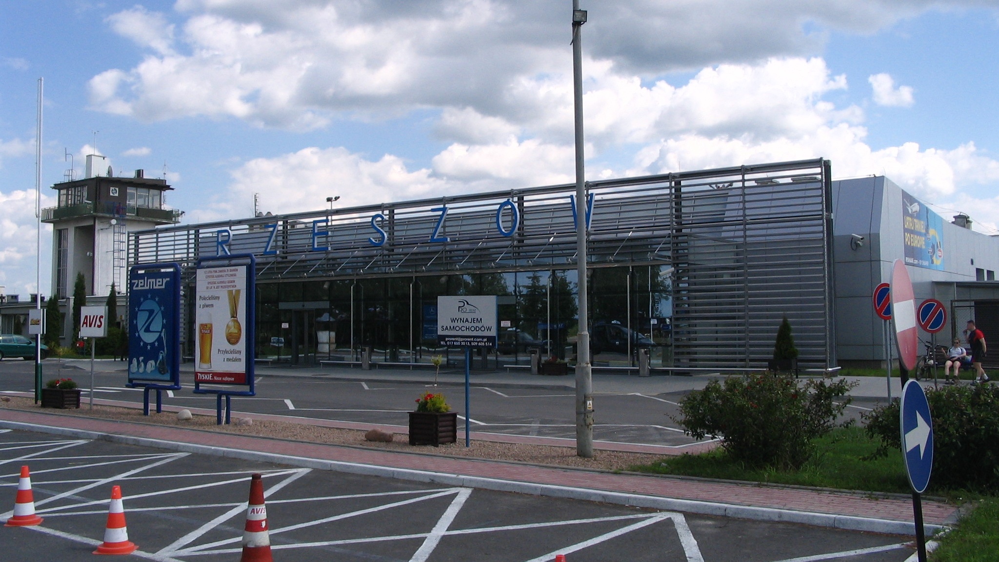 Rzeszów i Lublin znów z otwartymi lotniskami. Działania lotnictwa wojskowego zakończone