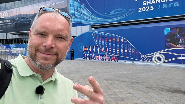 Czy warto kupić chińskie auto? Rozmowa z JULIUSZEM SZALKIEM