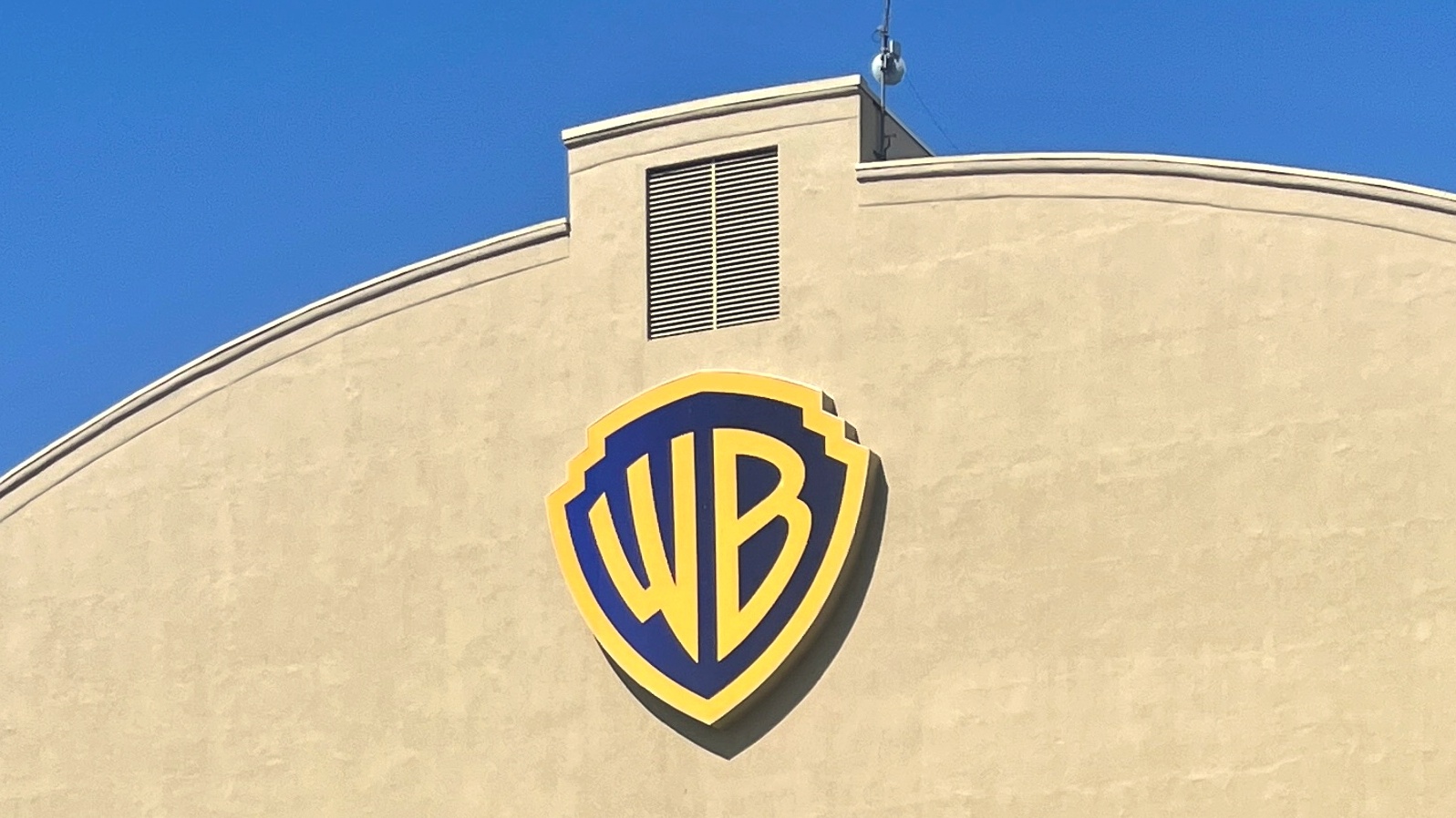 Obawy przez przejęciem Warner Bros. przez Netflixa. Strach przez zwolnieniami