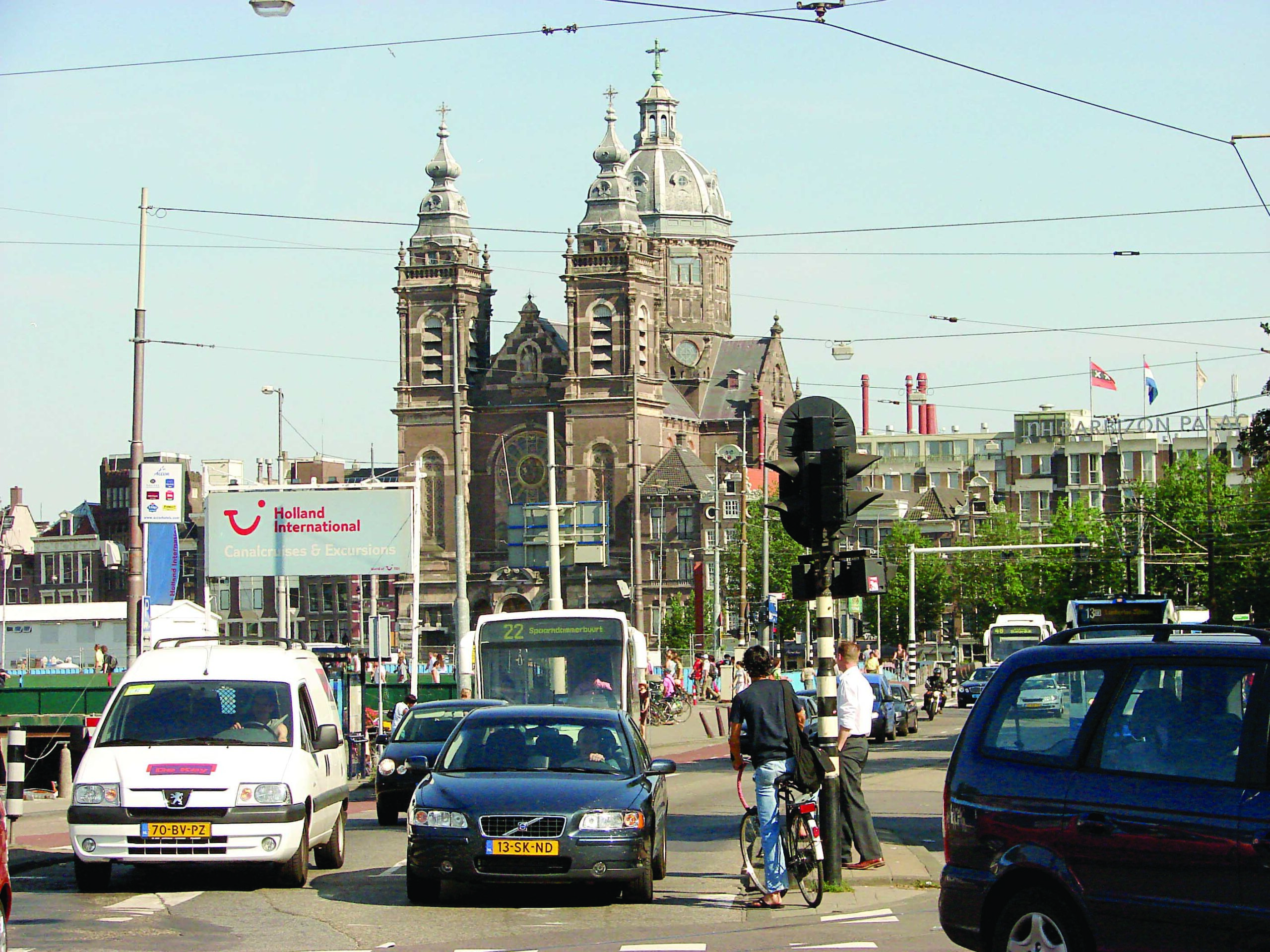 Amsterdam nie chce wielkich wycieczkowców