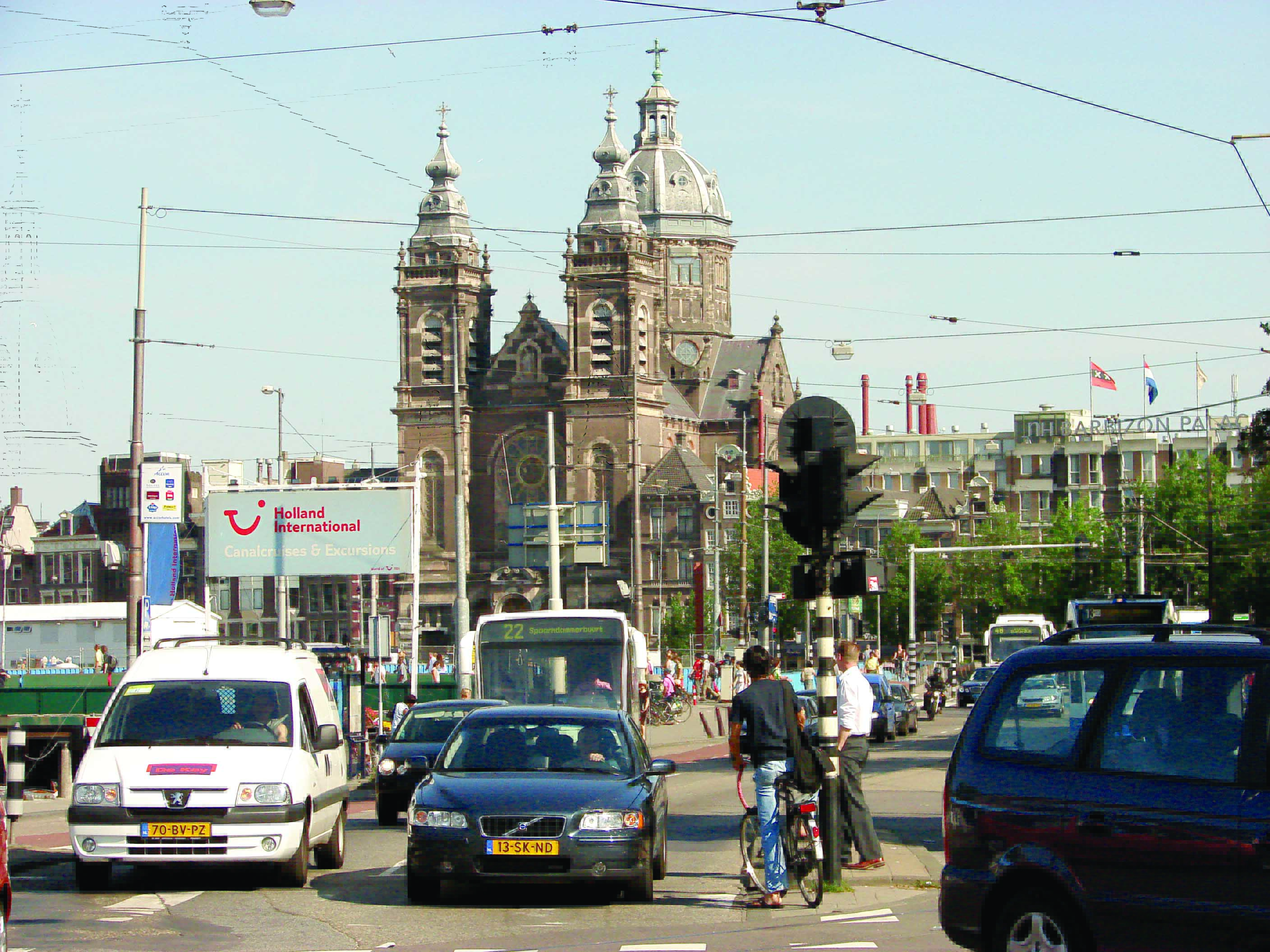 Amsterdam nie chce wielkich wycieczkowców