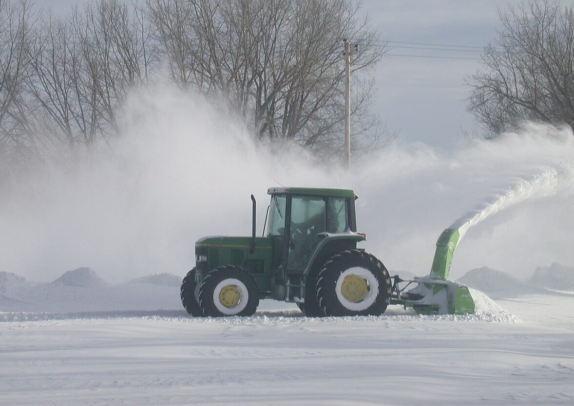 Trudne warunki pogodowe. Szkoły zawieszają zajęcia