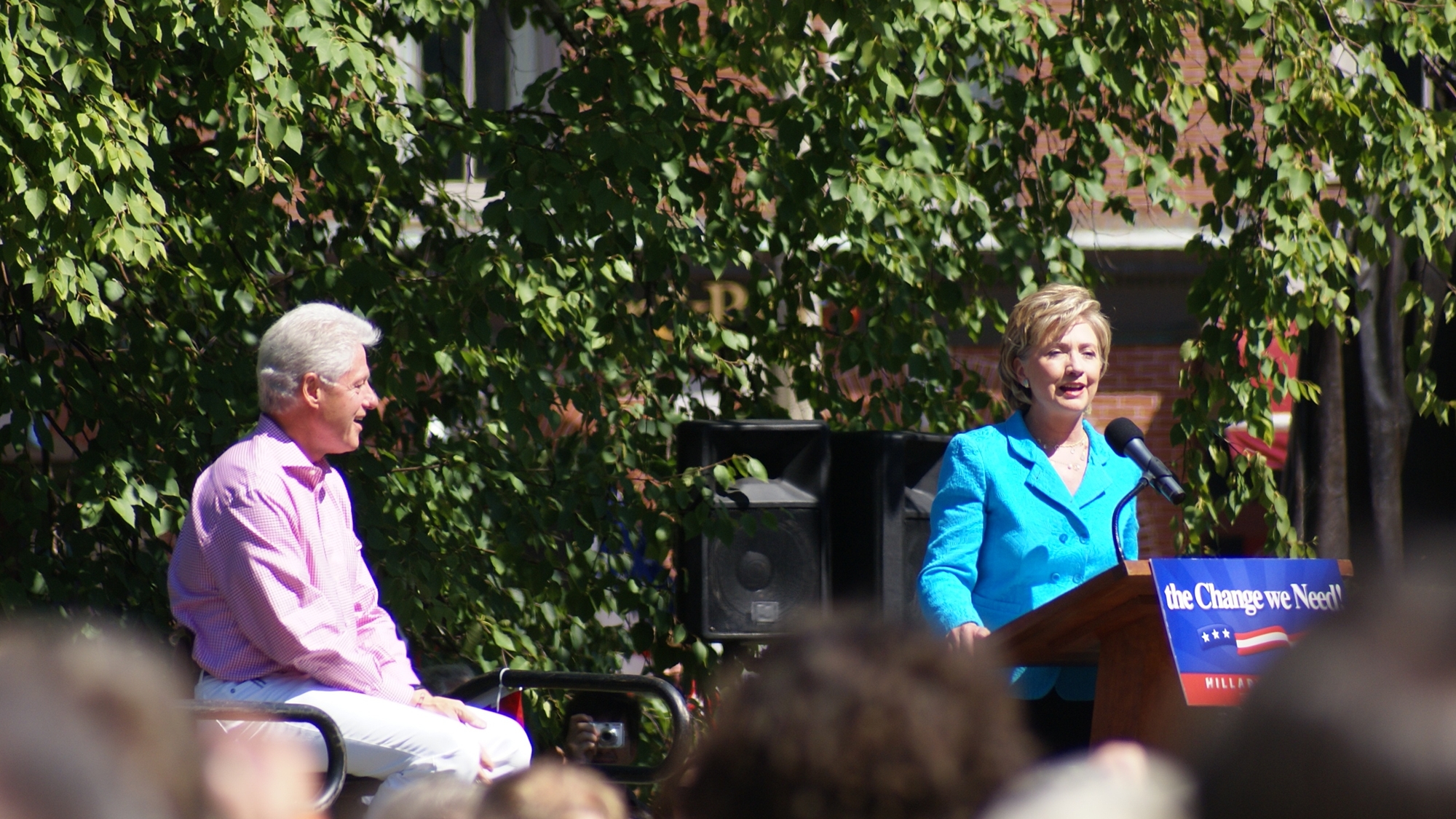 Clintonowie wezwani na przesłuchanie. Będą zeznawać w sprawie Epsteina