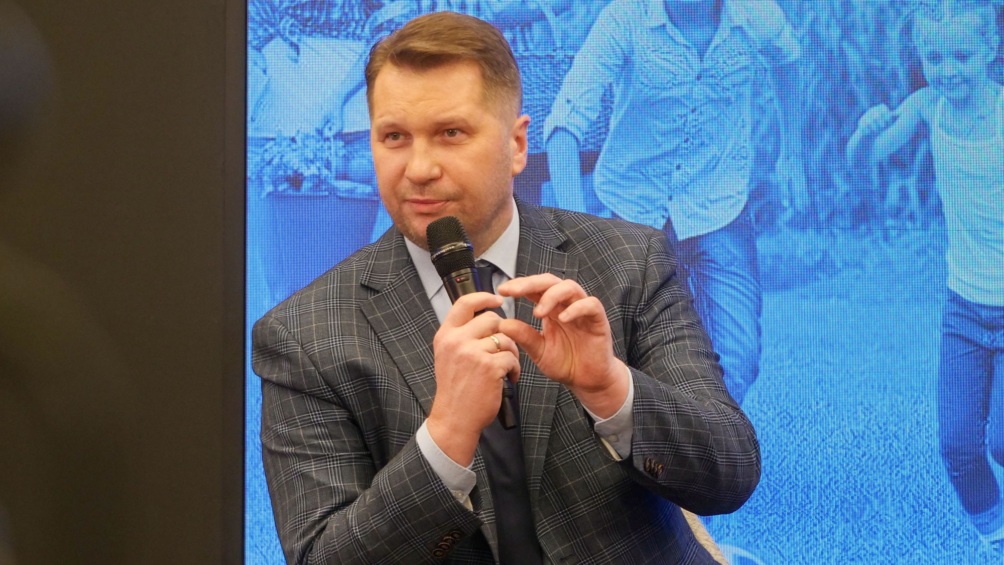 Czarnek chce zabrać pieniądze TVP i przeznaczyć je na NFZ