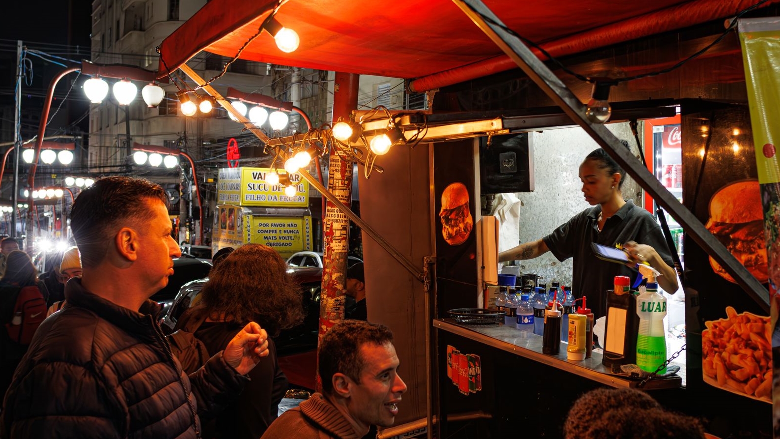 Paryż podbija świat street foodu. Oto miasta, w których zjesz najlepiej