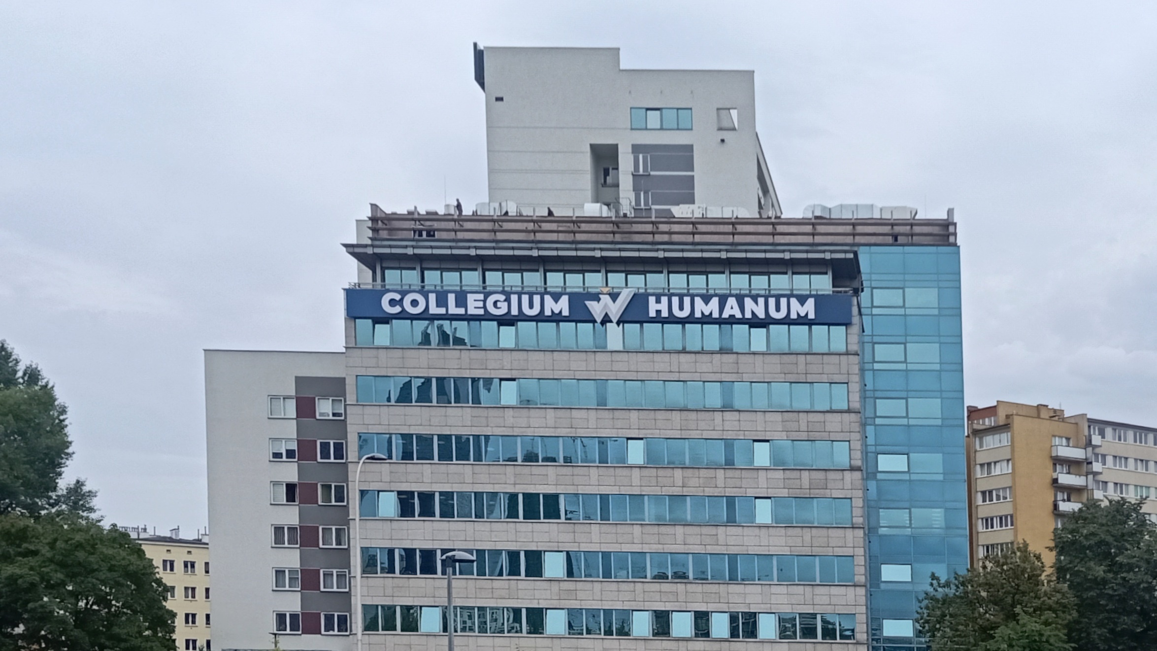 Fabryki magistrów. Poziom uczelni w Polsce wciąż się obniża