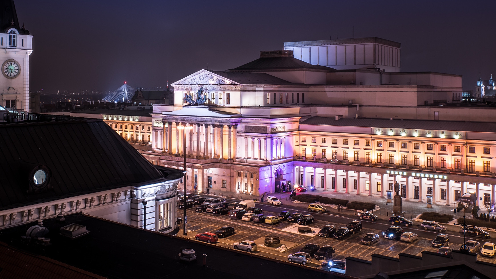 Polityczna demonstracja w Operze Narodowej. Artyści wyszli z transparentem