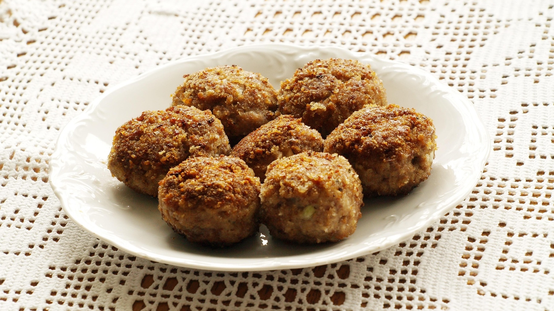 Boulette, czyli klopsiki, pierożki albo keftas. Odkryj nowy smak w kuchni
