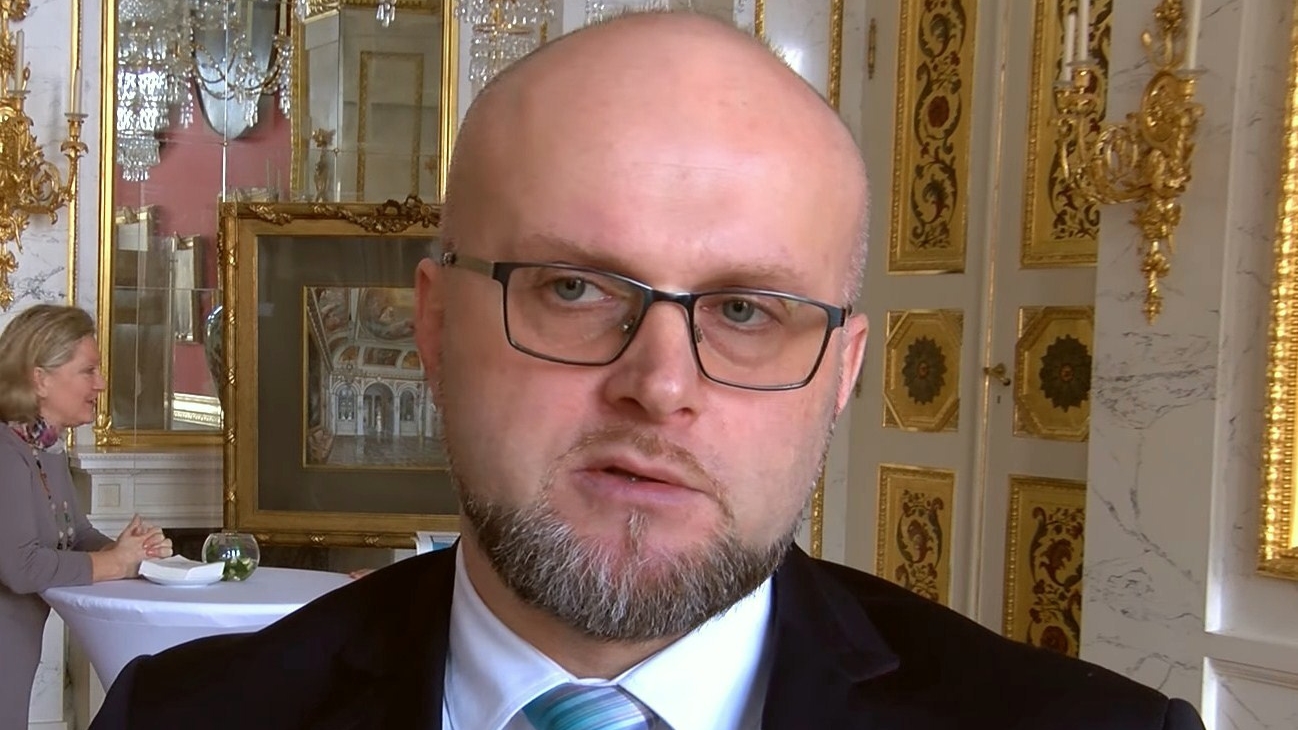 Ostatni bastion socjalizmu. Rozmowa z KRZYSZTOFEM ŁANDĄ