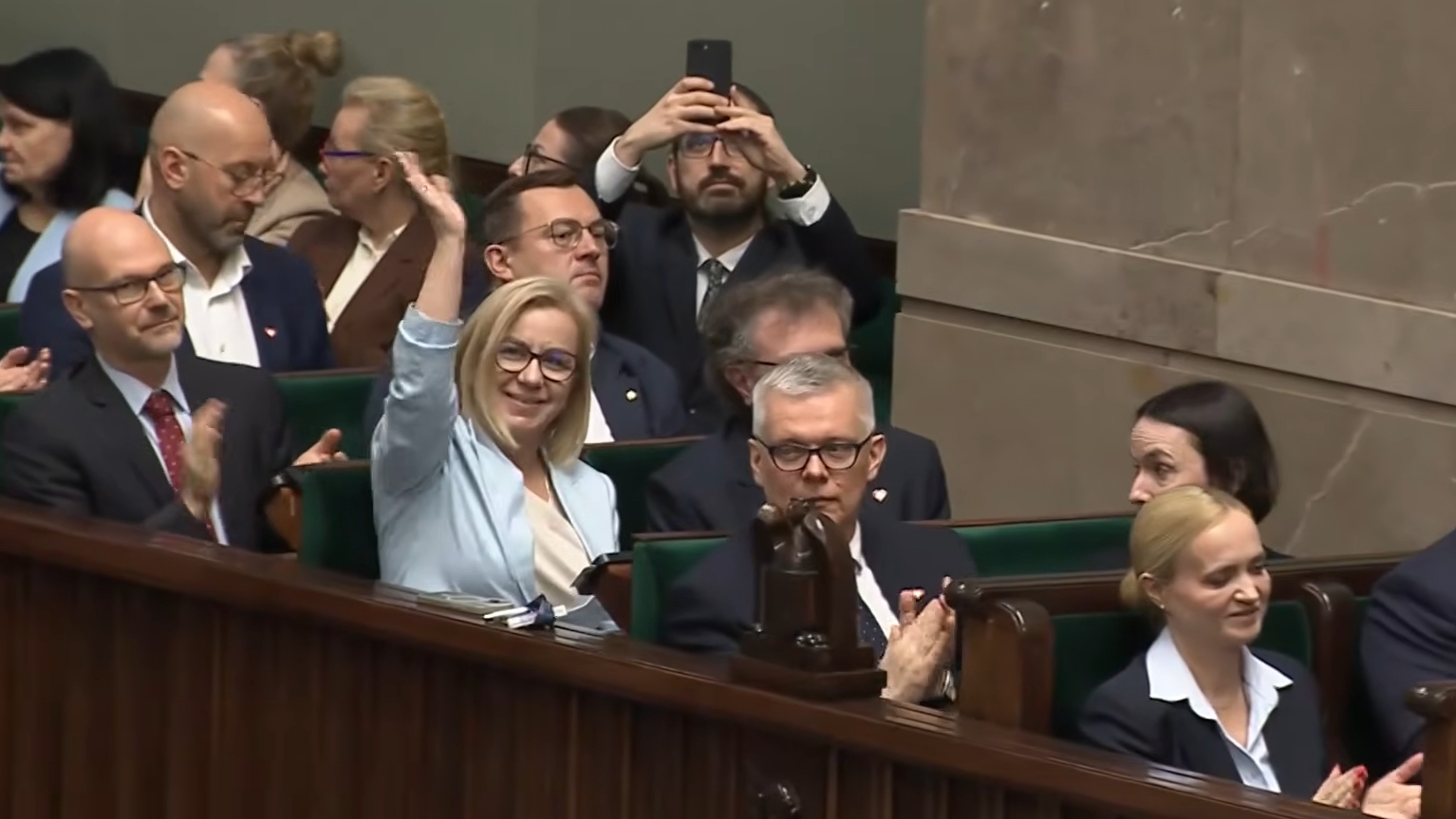 Wotum odrzucone. Rząd pokazuje siłę!