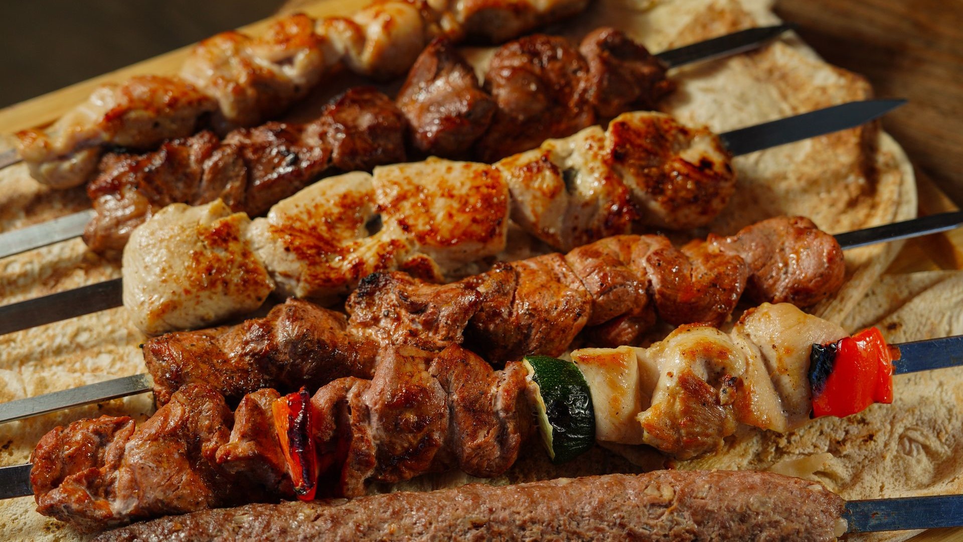 Zapomnij o zwykłym grillu. Francuzi mają swój hit