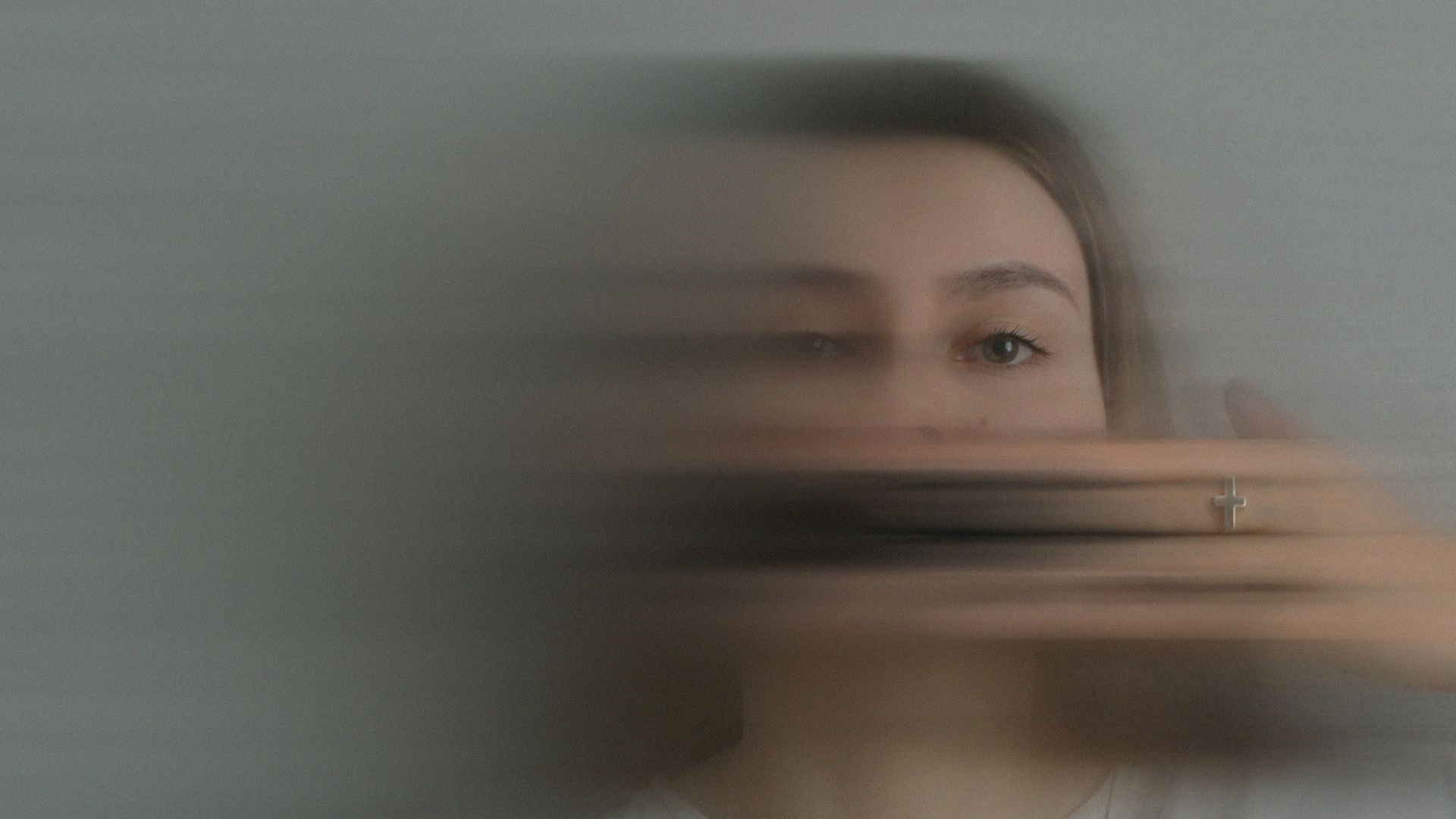 Pierwsze objawy schizofrenii łatwo przeoczyć. Psychiatra mówi, na co zwrócić uwagę